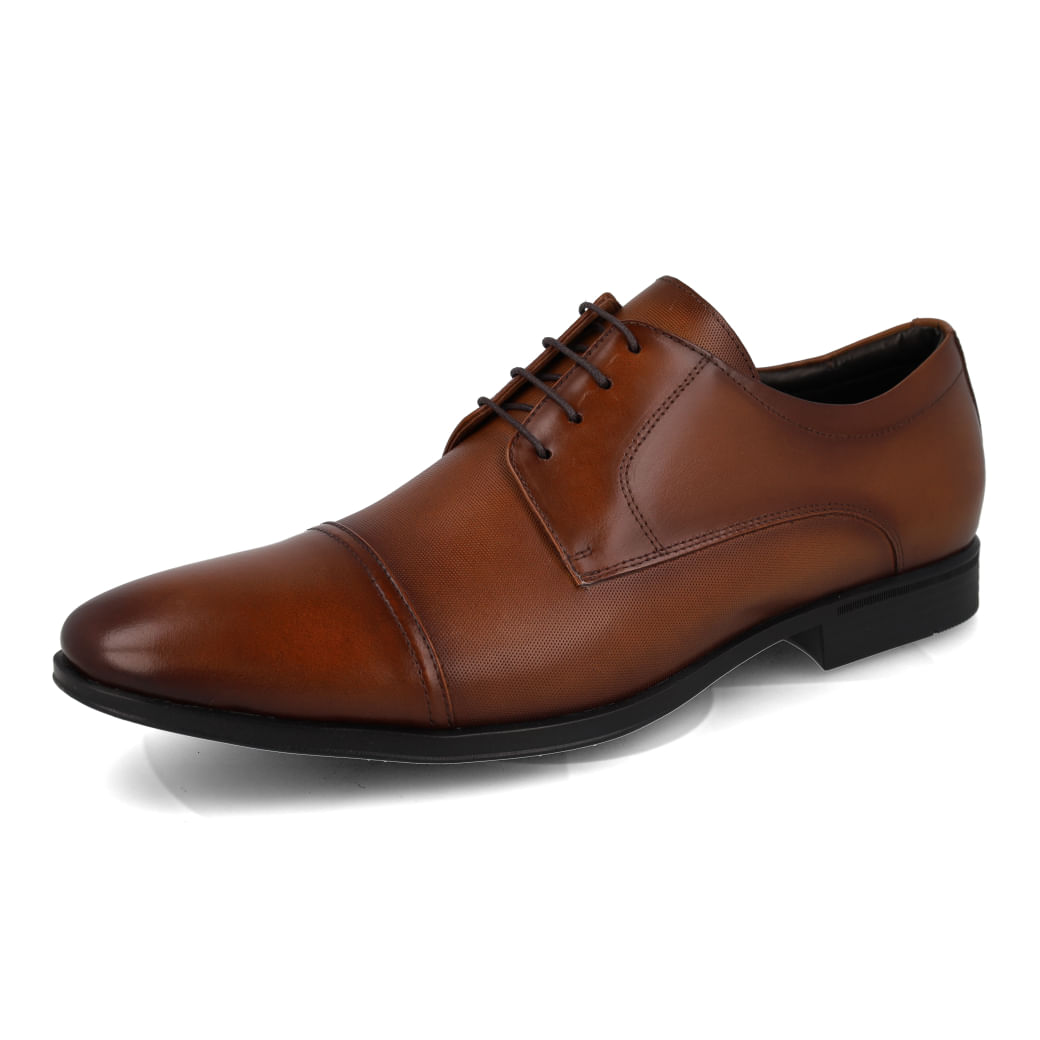 Par de sapatos sociais masculinos Constantino 4220 na cor whisky, evidenciando qualidade e estilo.